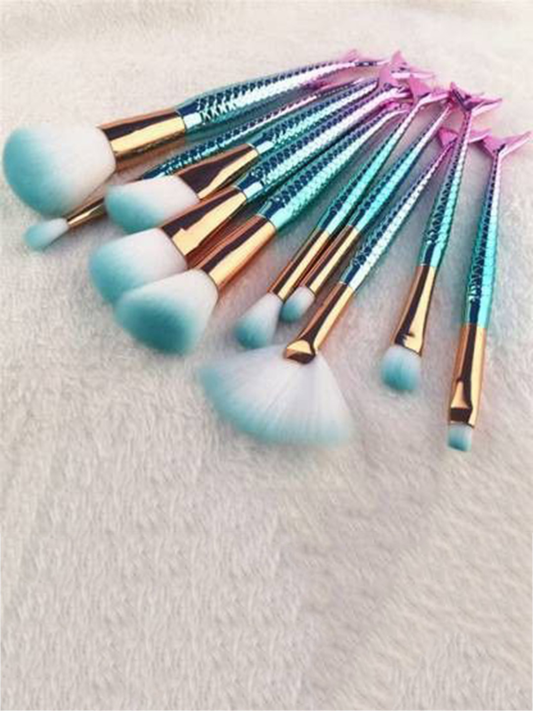 

Yoana Set Of 10 Fish Mermaid Tail Makeup Brush, Gold