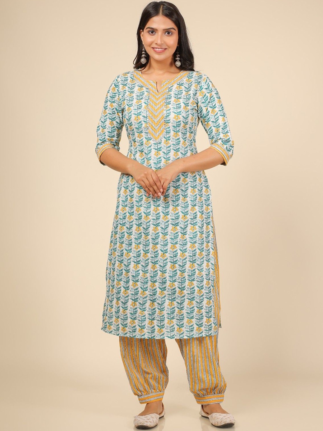 

Aramya Floral Printed Notch Neck Cotton Straight Kurta, Yellow