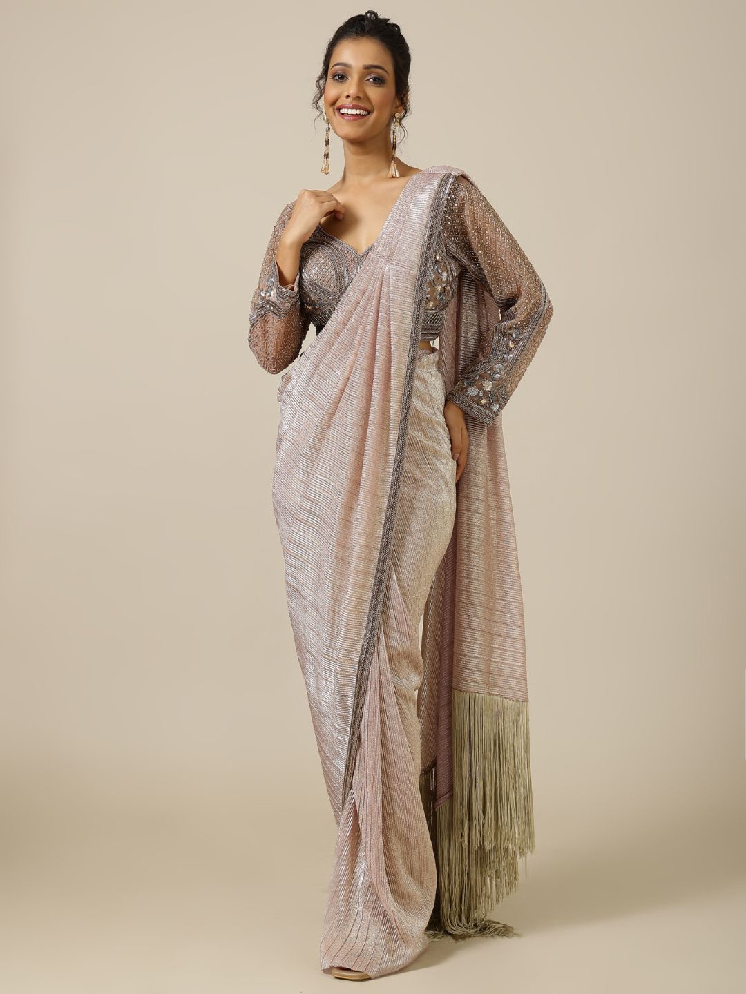 

Shreeka Embellished Saree, White