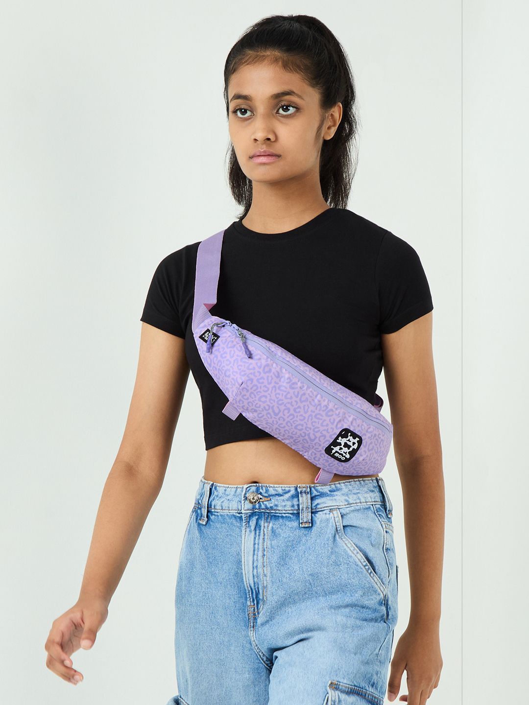

Wildcraft Unisex Printed Messenger Bag, Purple