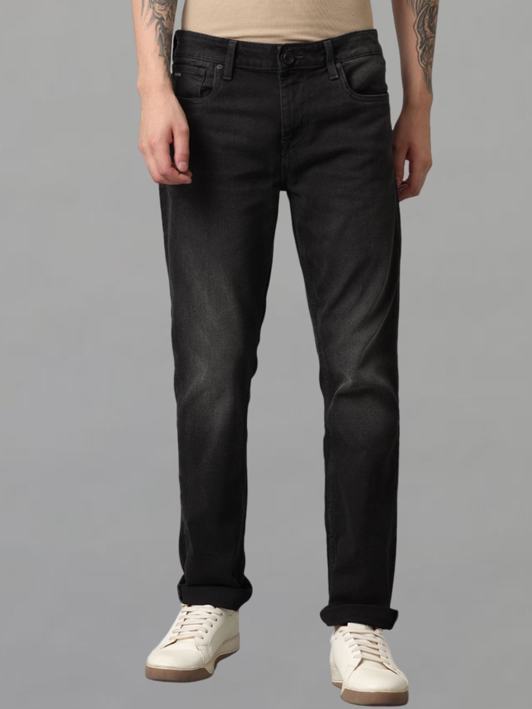 

Voi Jeans Men Slim Fit Light Fade Stretchable Jeans, Black