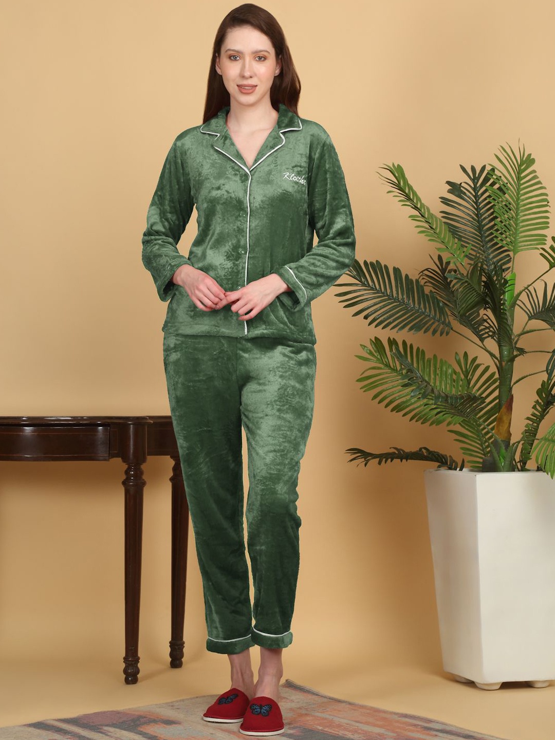 

KLOTTHE Lapel Collar Woollen Shirt With Pyjamas, Green