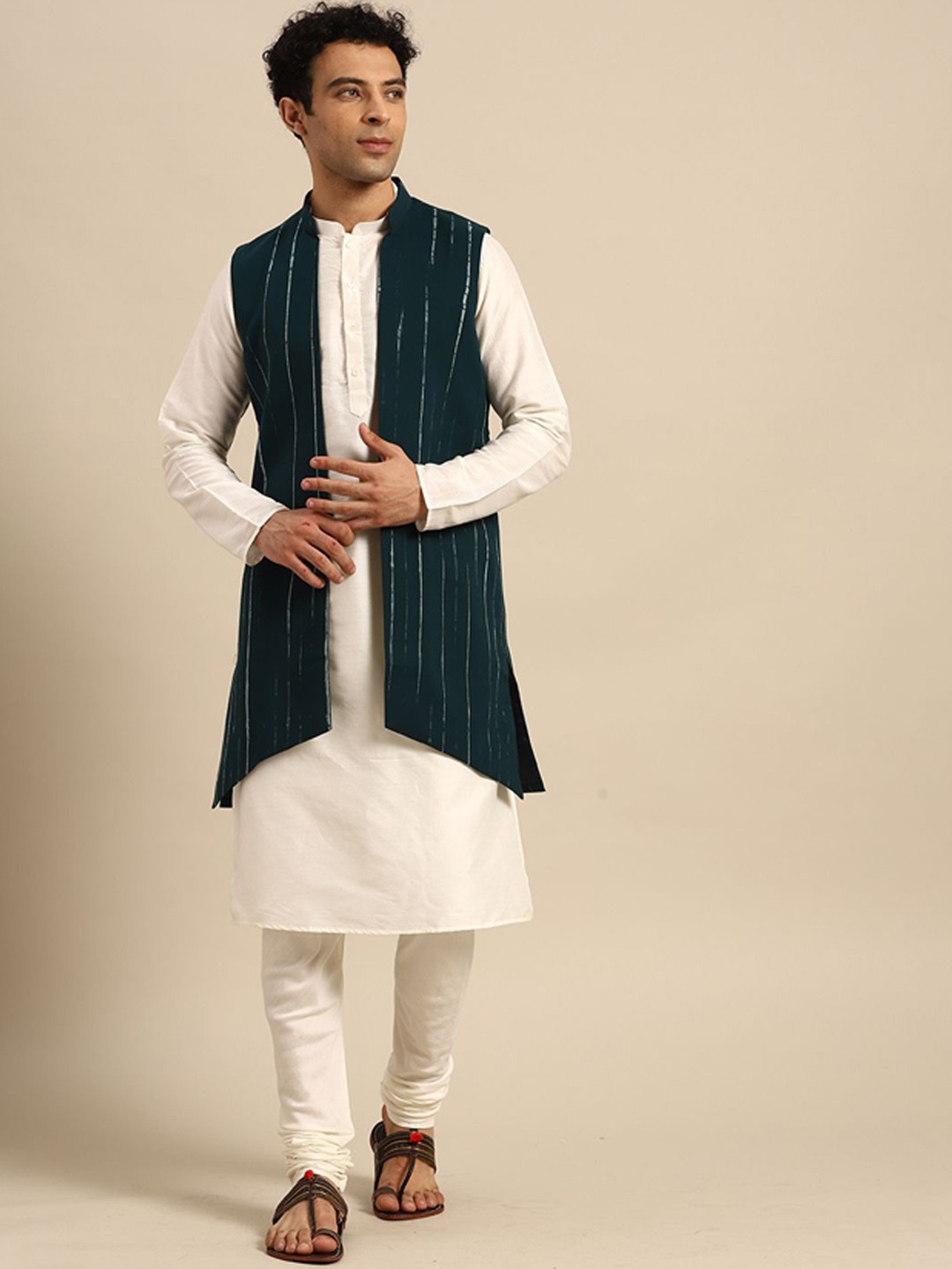 

Anouk Mandarin Collar Regular Straight Kurta with Churidar & Jacket, Off white