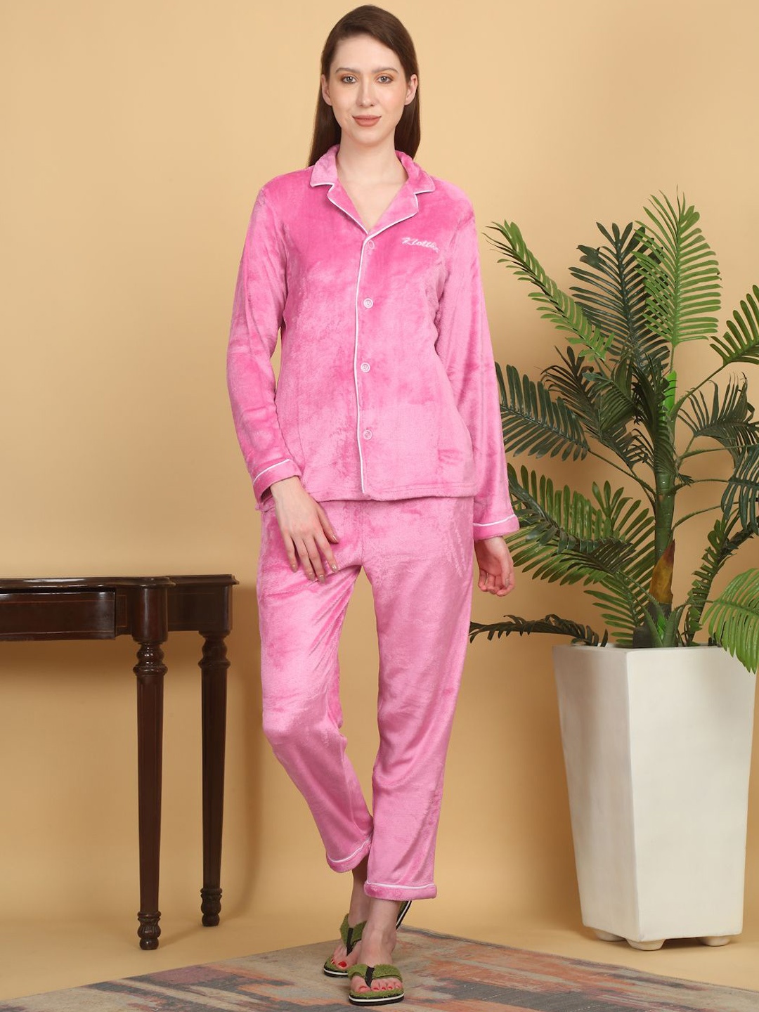 

KLOTTHE Lapel Collar Woollen Shirt With Pyjamas, Pink