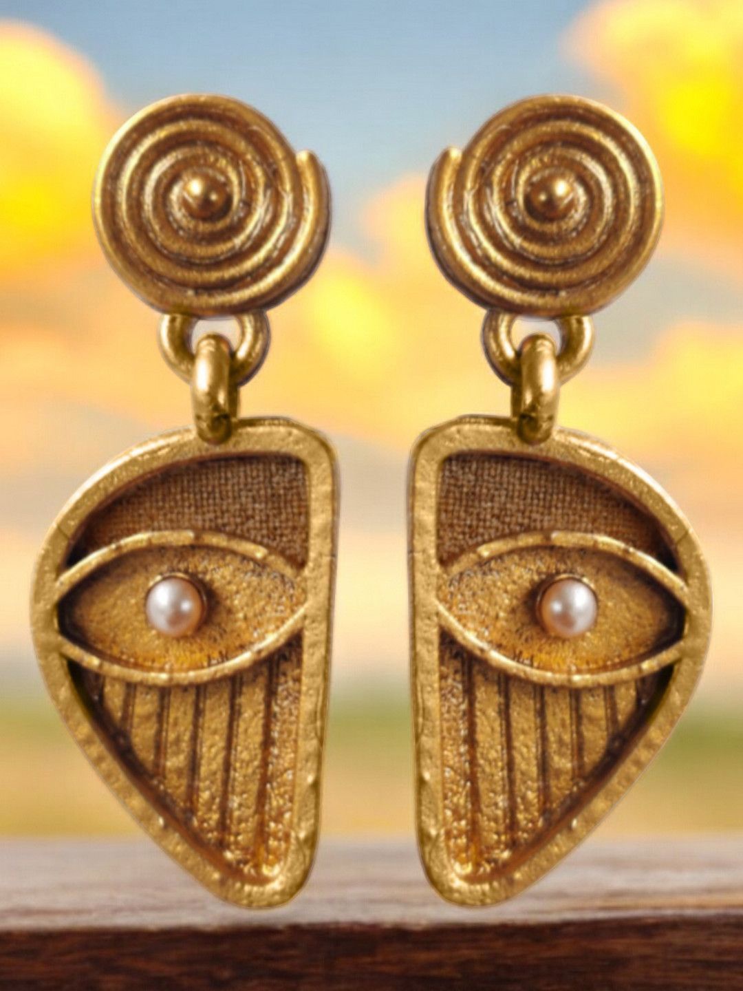 

OOMPH Contemporary Eye of Horus Drop Earrings, Gold