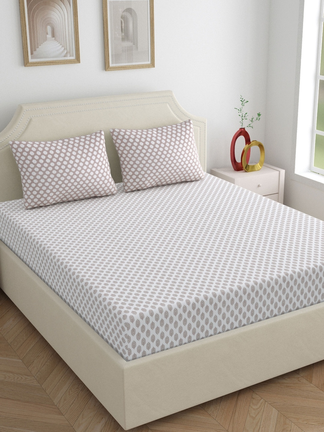 

Dreamscape Camel Brown & White Floral 250 TC King Bedsheet with 2 Pillow Covers