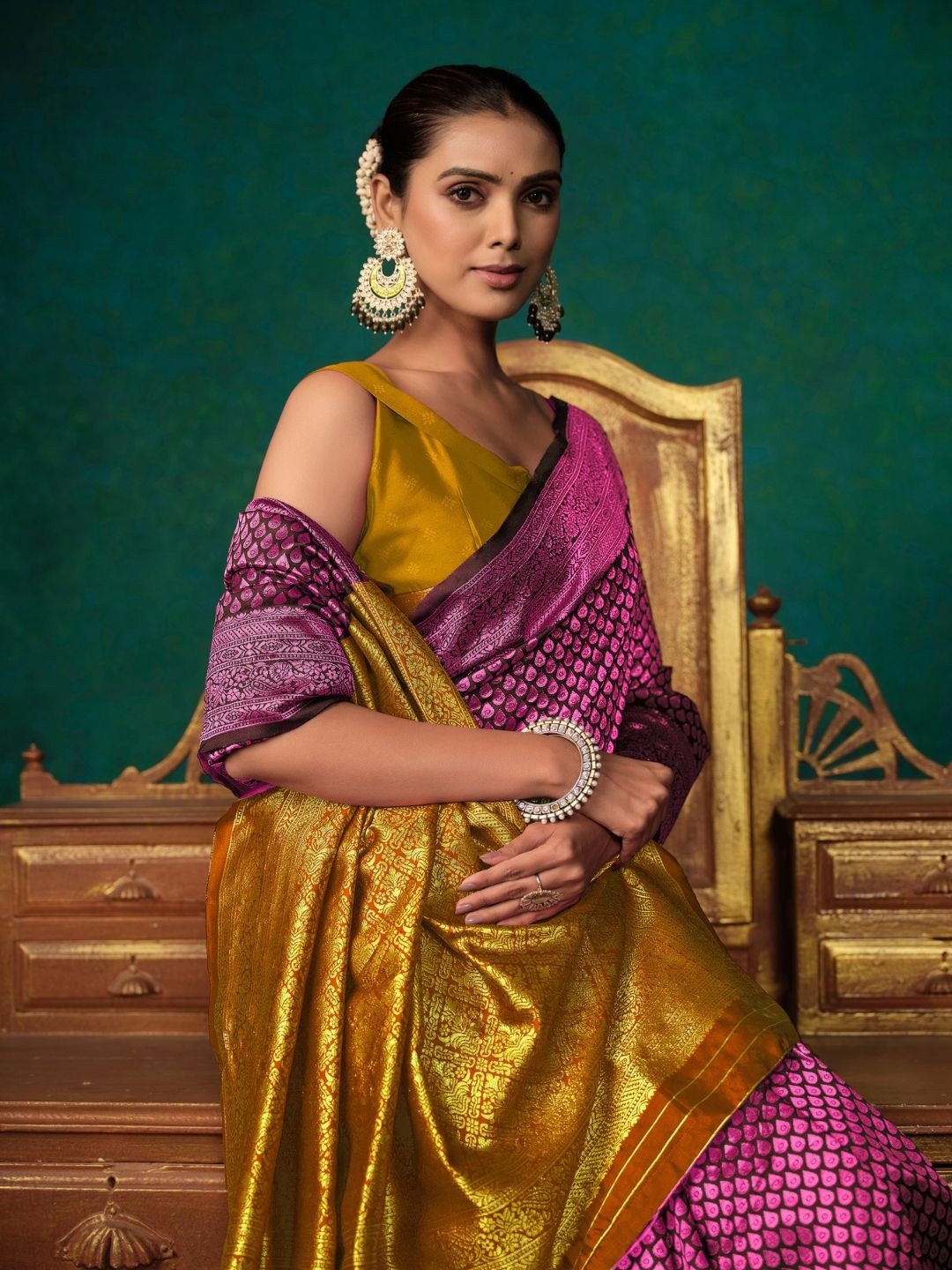 

KALINI Woven Design Zari Banarasi Saree, Pink