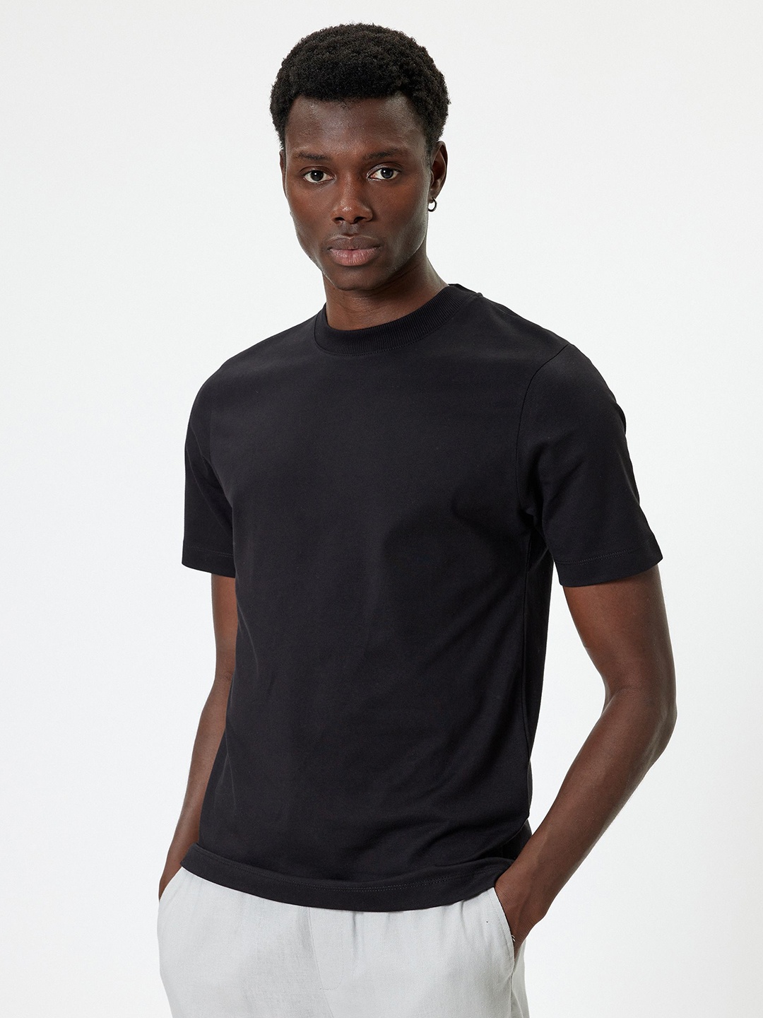 

Koton Men High Neck Pockets T-shirt, Black