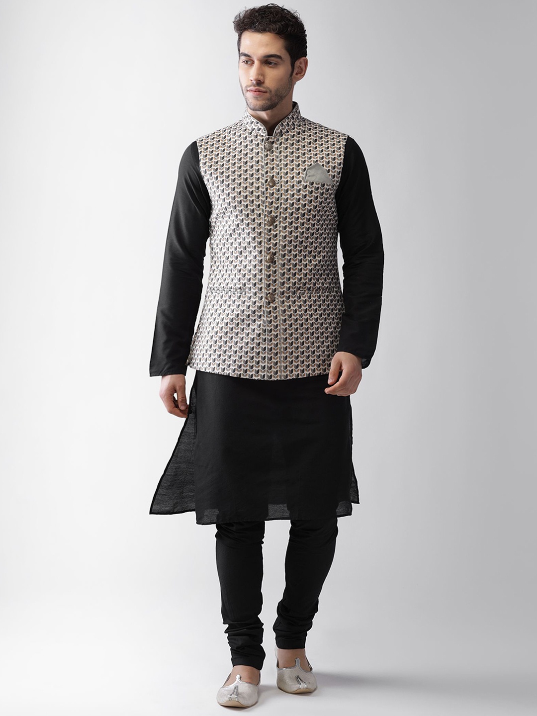 

Anouk Mandarin Collar Regular Straight Kurta with Churidar & Jacket, Black