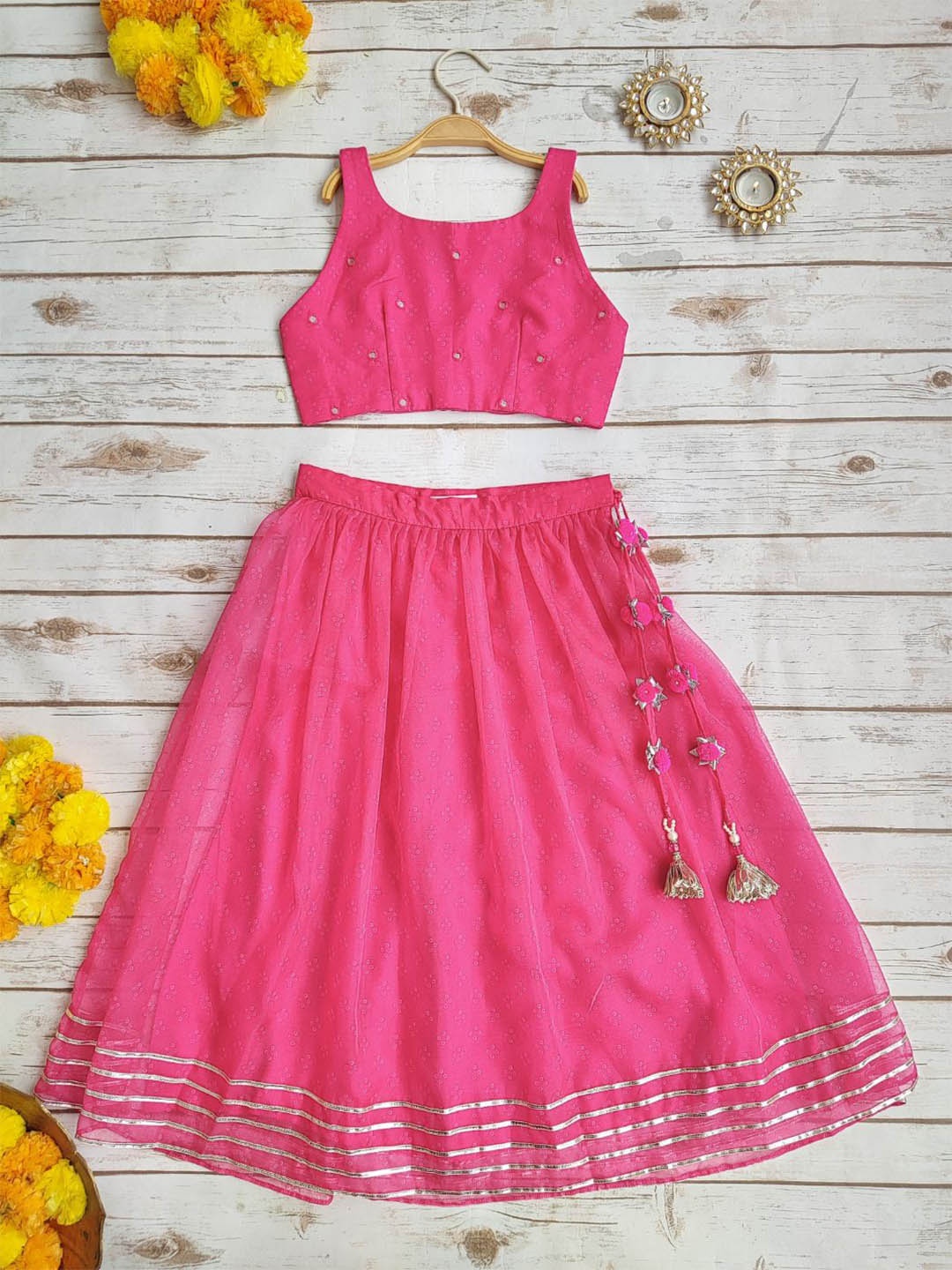 

LABEL KANUPRIYA Girls Mirror Work Ready to Wear Lehenga & Blouse, Pink