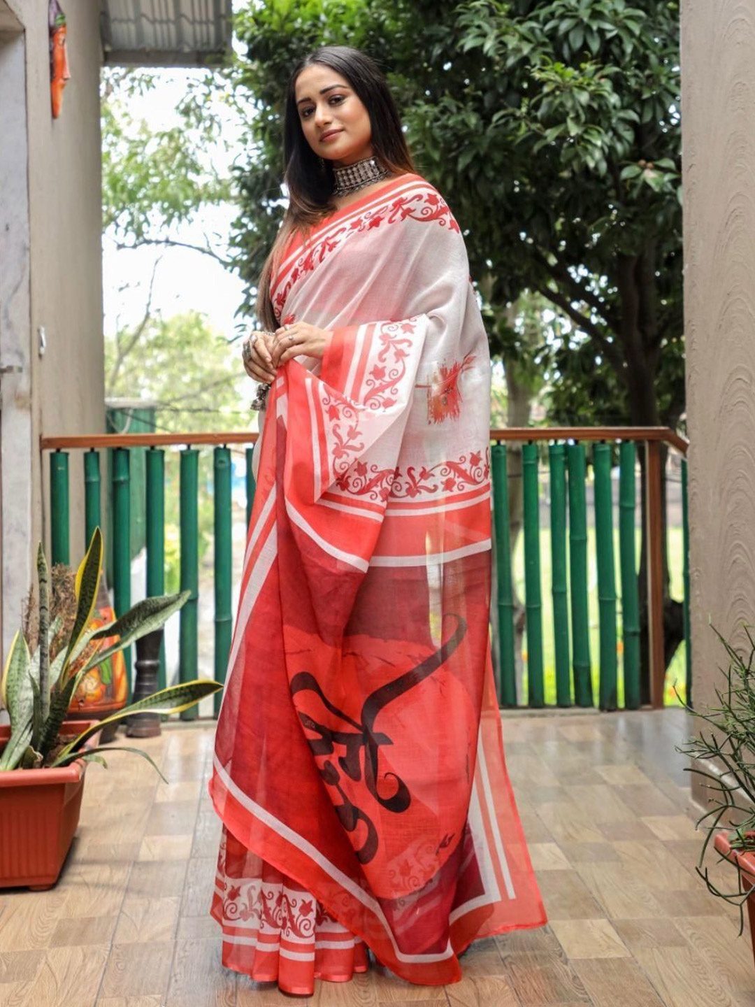 

GRIIHAM Ethnic Motifs Printed Cotton Blend Saree, White