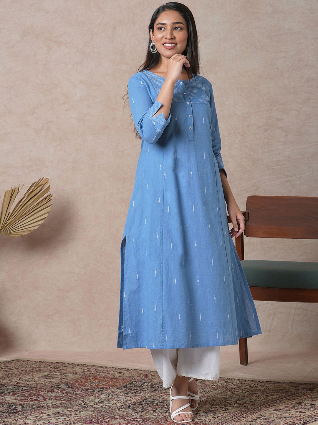 

KAMI KUBI Geometric Woven Design Mandarin Collar Thread Work Pure Cotton A-Line Kurta, Blue