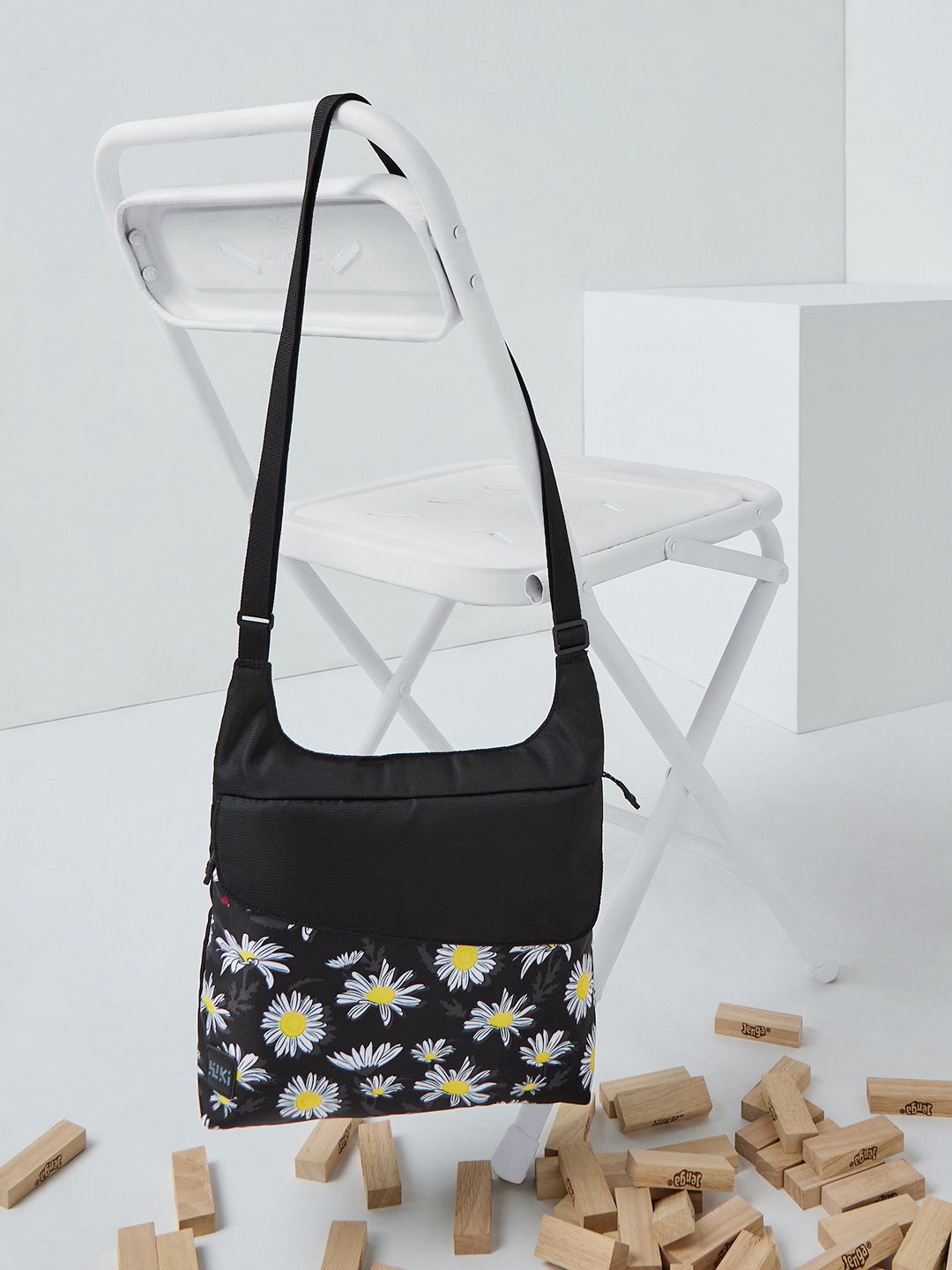 

Wildcraft Unisex Printed Messenger Bag, Black