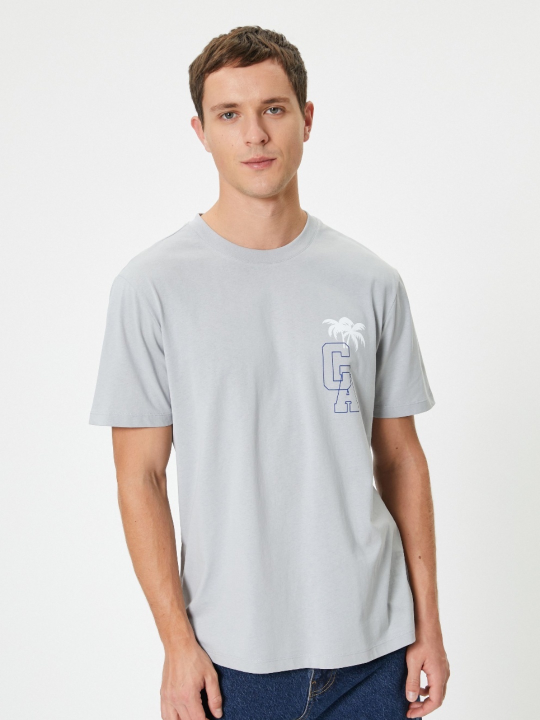 

Koton Men Typography Drop-Shoulder Sleeves Applique T-shirt, Grey