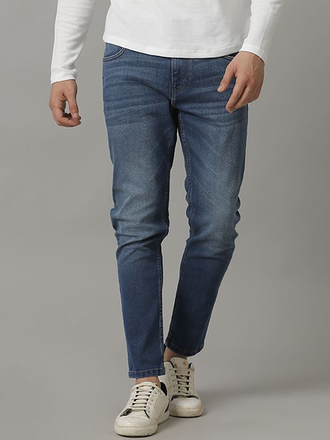 

Voi Jeans Men Slim Fit Light Fade Stretchable Jeans, Blue