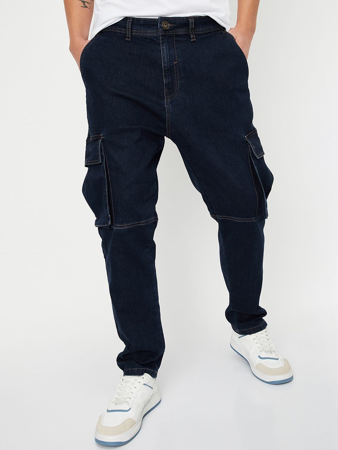 

max Men Mid-Rise Cargo Jeans, Blue