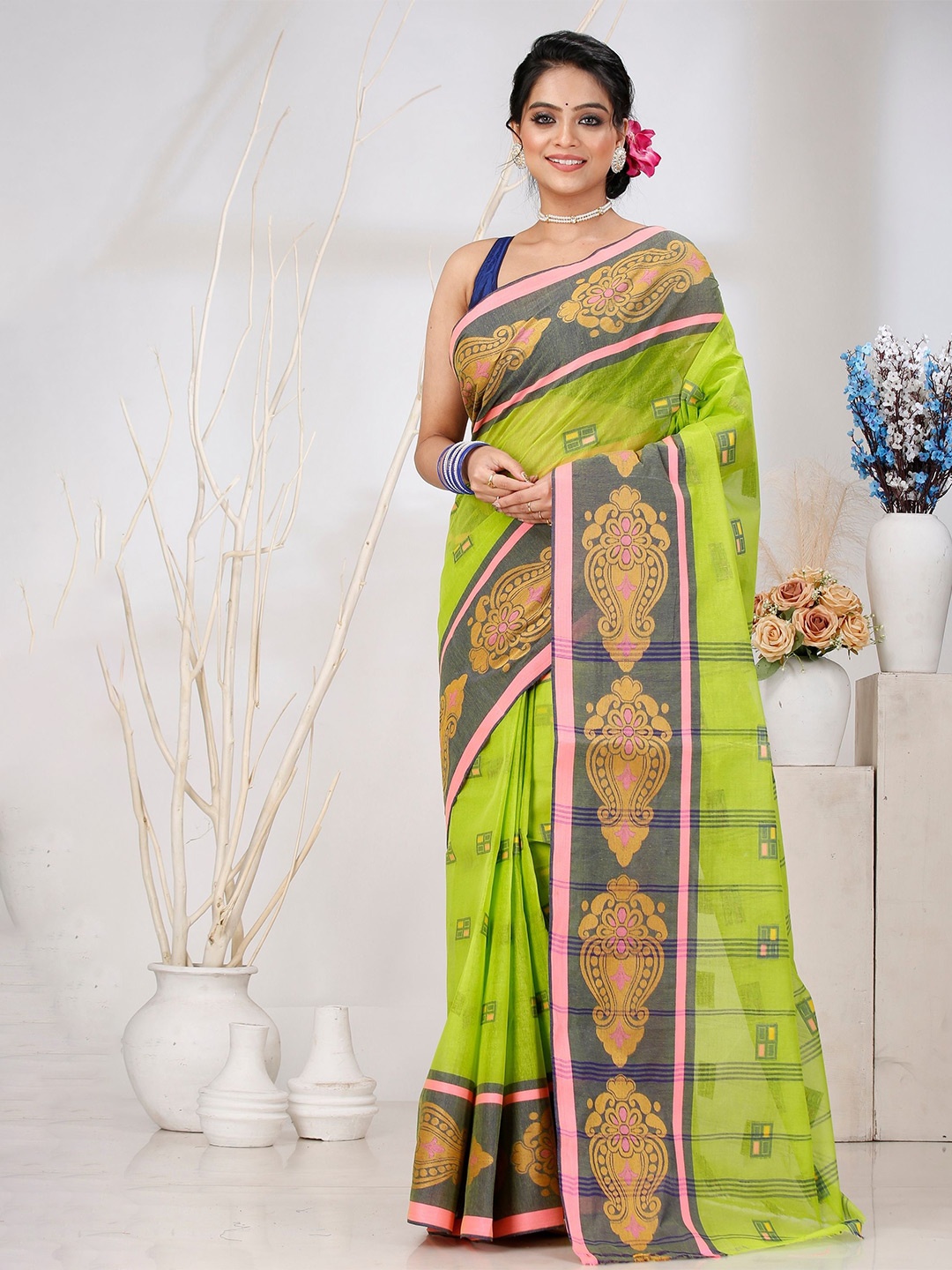 

DipDiya Woven Design Pure Cotton Taant Saree, Green