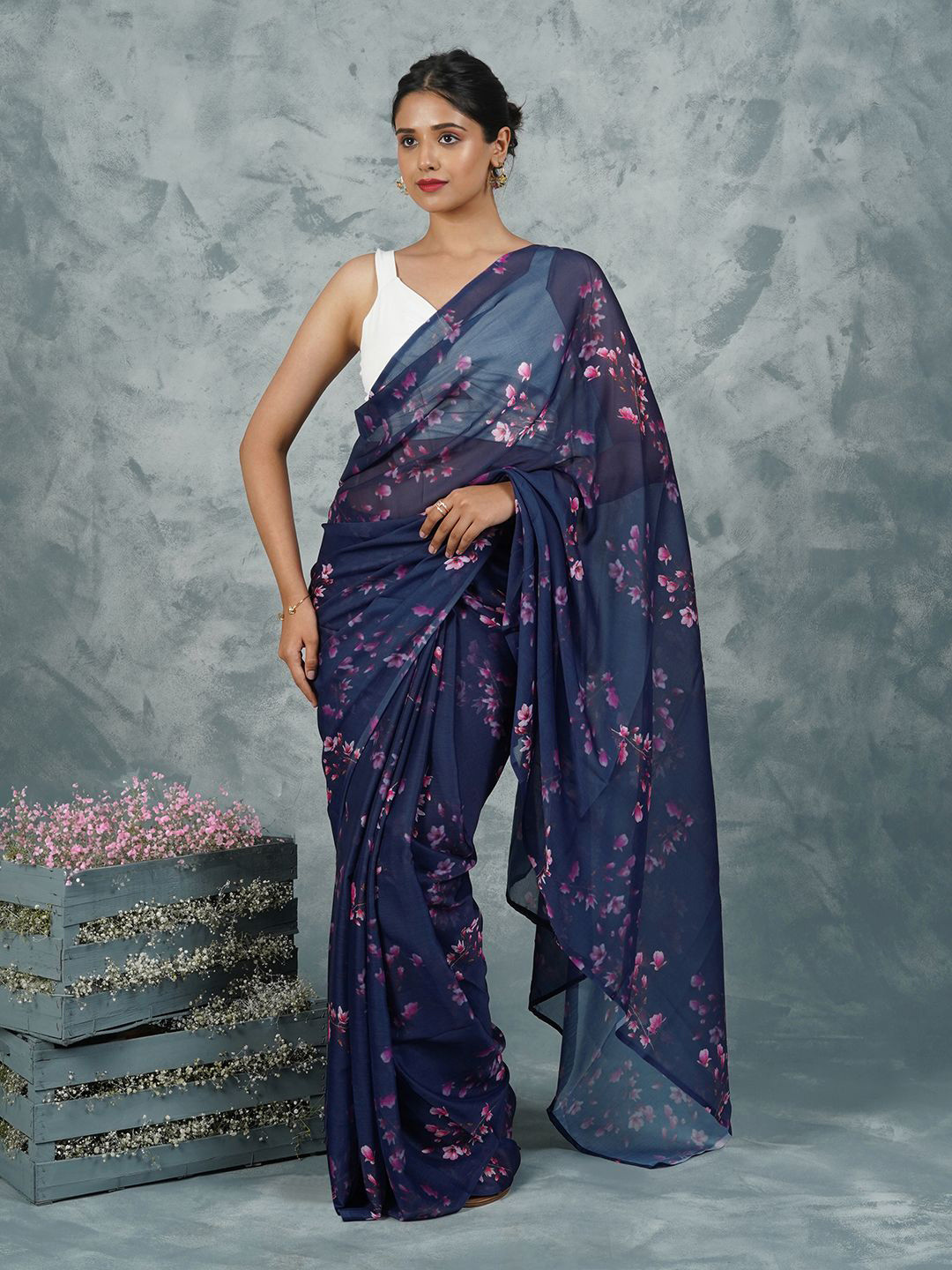 

TEEJH Floral Printed Saree With Blouse Piece, Blue