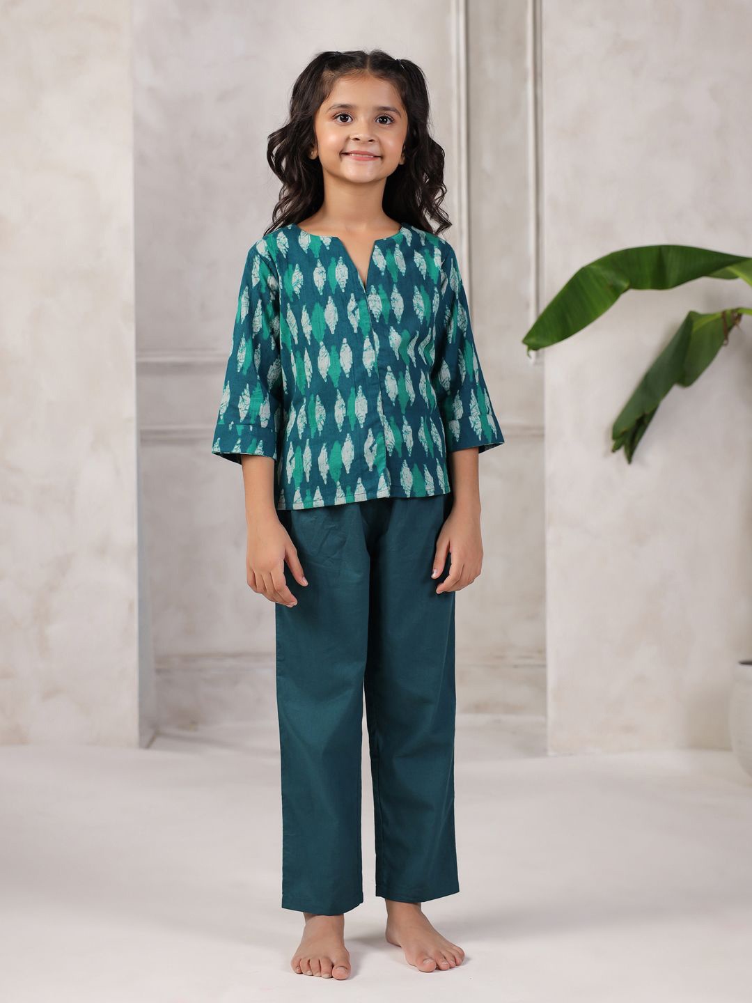 

SANSKRUTIHOMES Girls Printed Night suit, Turquoise blue