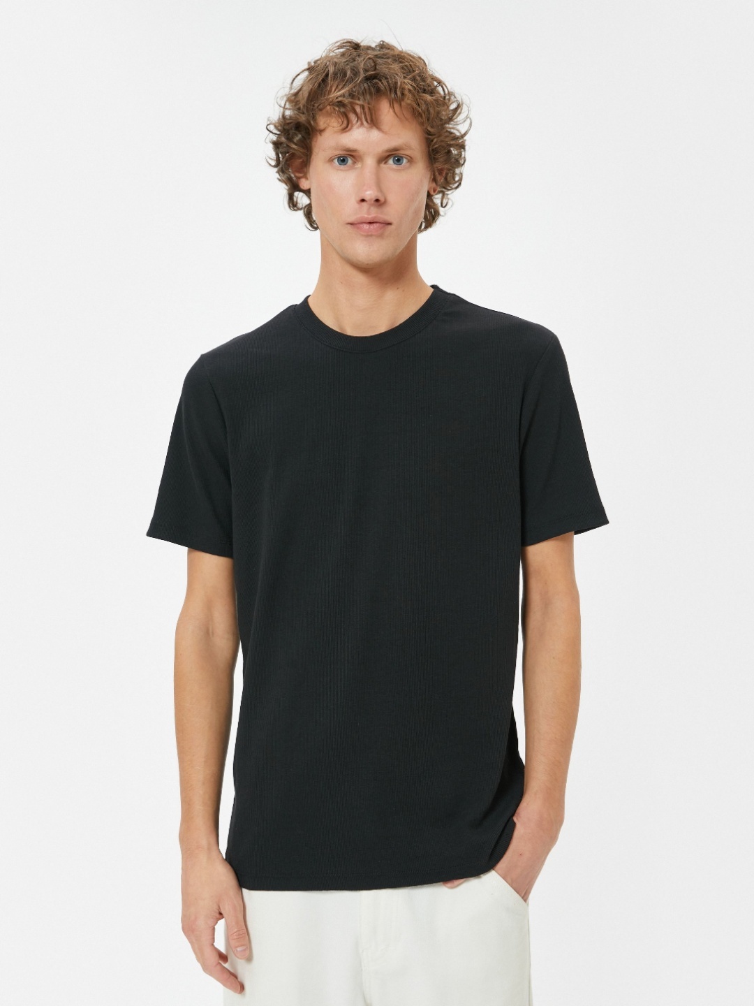 

Koton Men Pockets Slim Fit T-shirt, Black