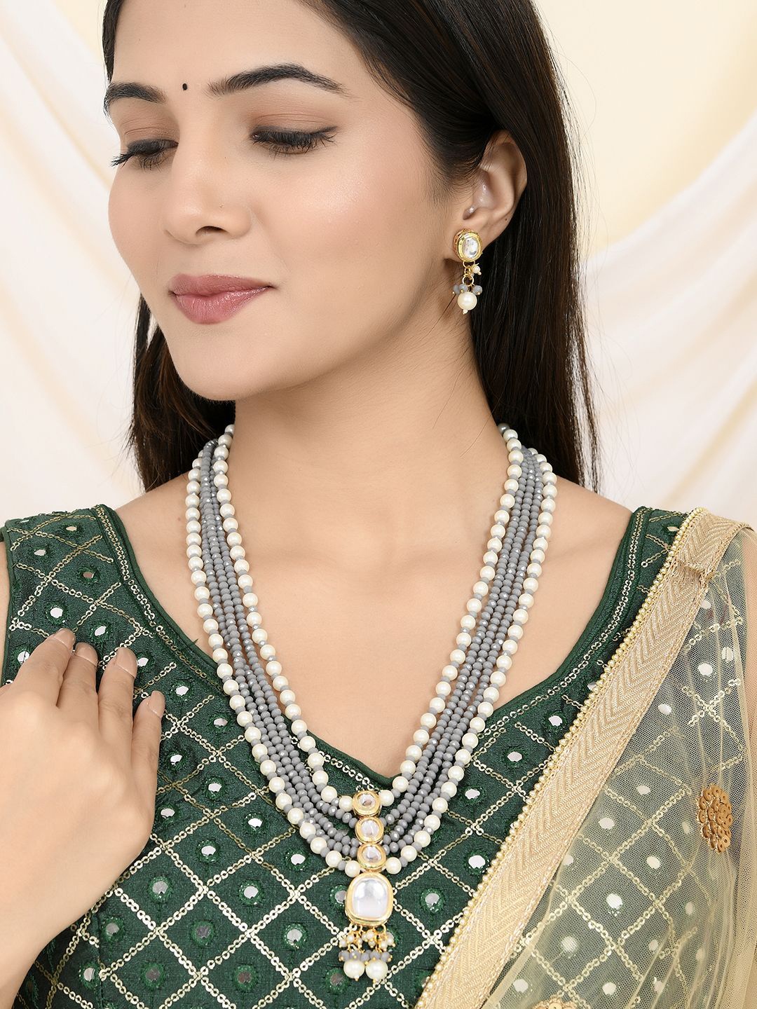 

Silvermerc Designs Gold-Plated Stone-Studded & Beaded Jewellery Set