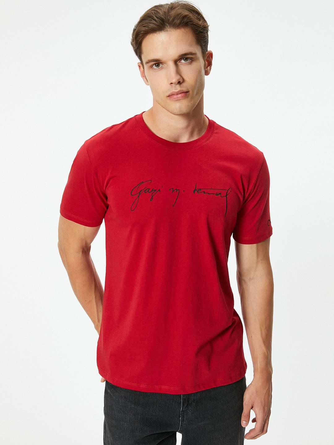 

Koton Men Typography Applique Slim Fit T-shirt, Red