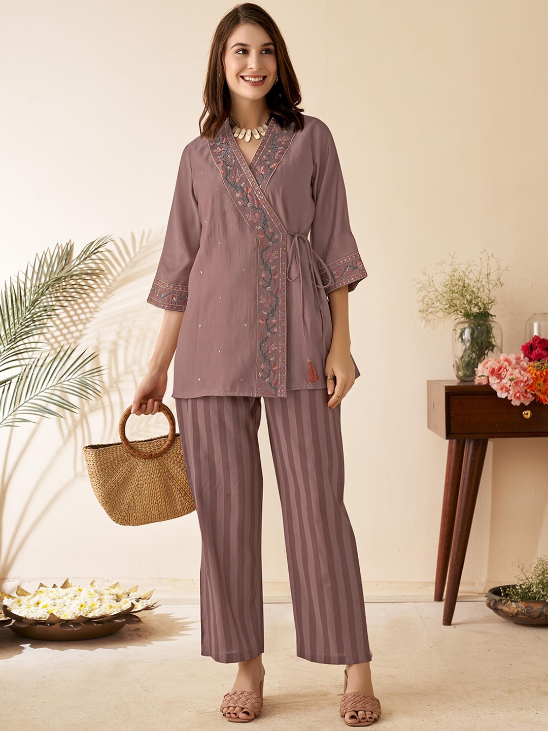 

Anouk Embroidered Angrakha Top with Trousers, Mauve