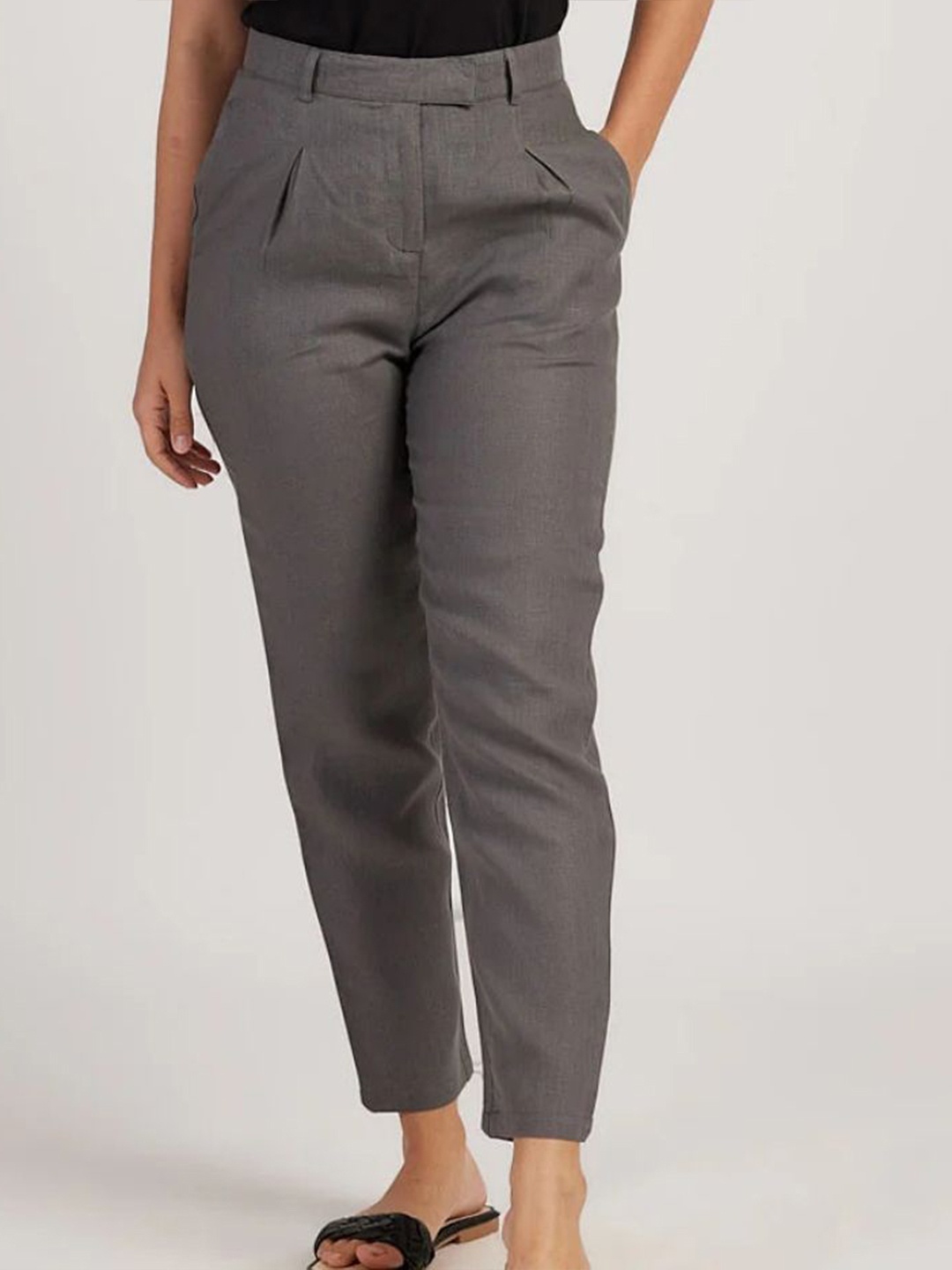 

Creatures of Habit Women Linen Pleated Trousers, Grey