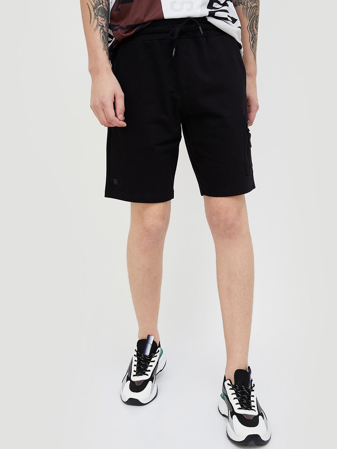 

Fame Forever by Lifestyle Men Cargo Shorts, Black