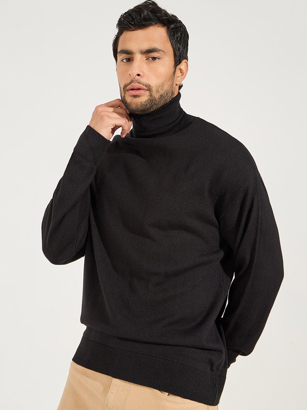 

Styli Black Turtle Neck Relaxed Fit Light Weight Acrylic Pullover Sweater