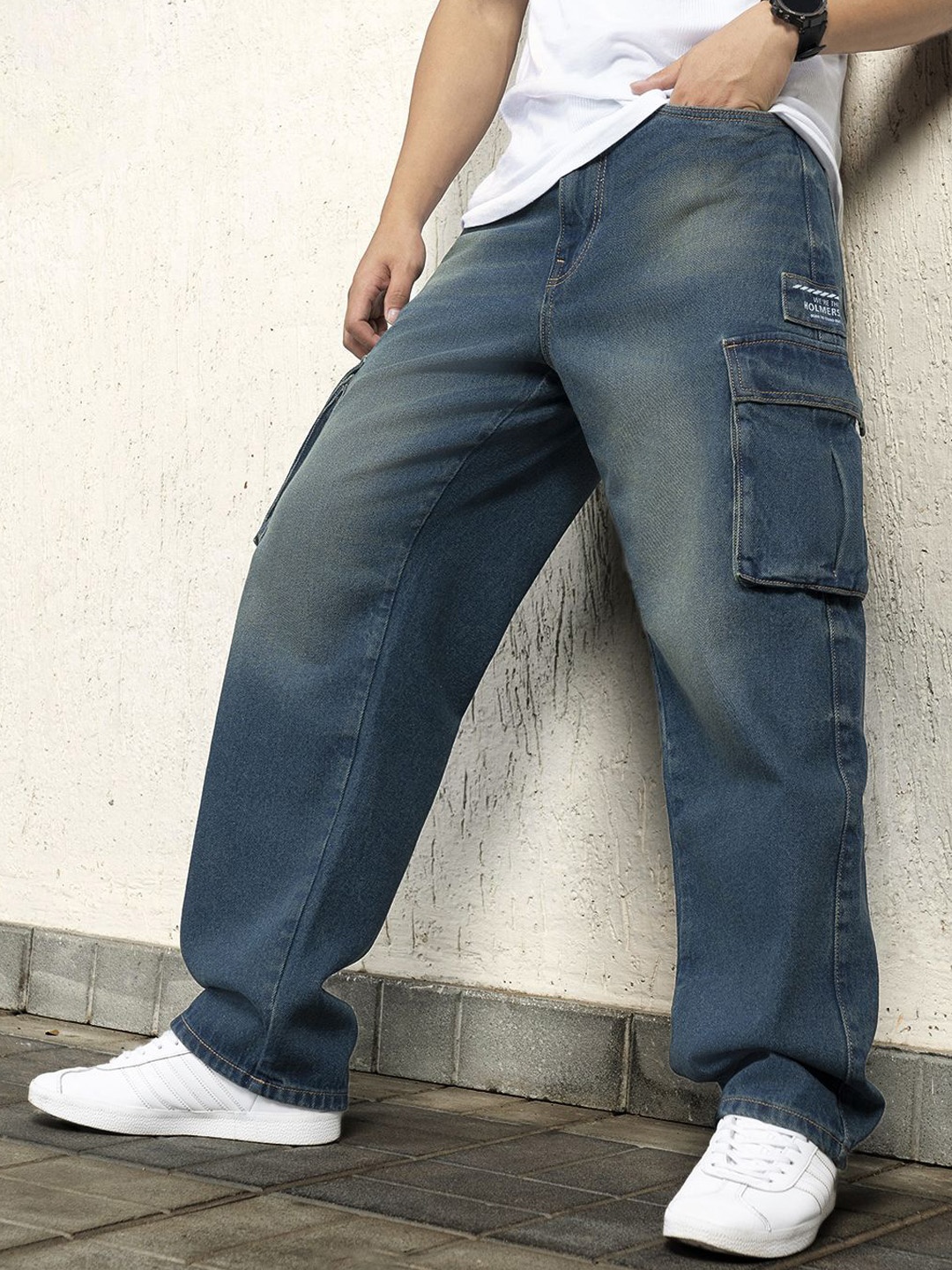 

Hubberholme Men Relaxed Fit Light Fade Cargo Jeans, Blue