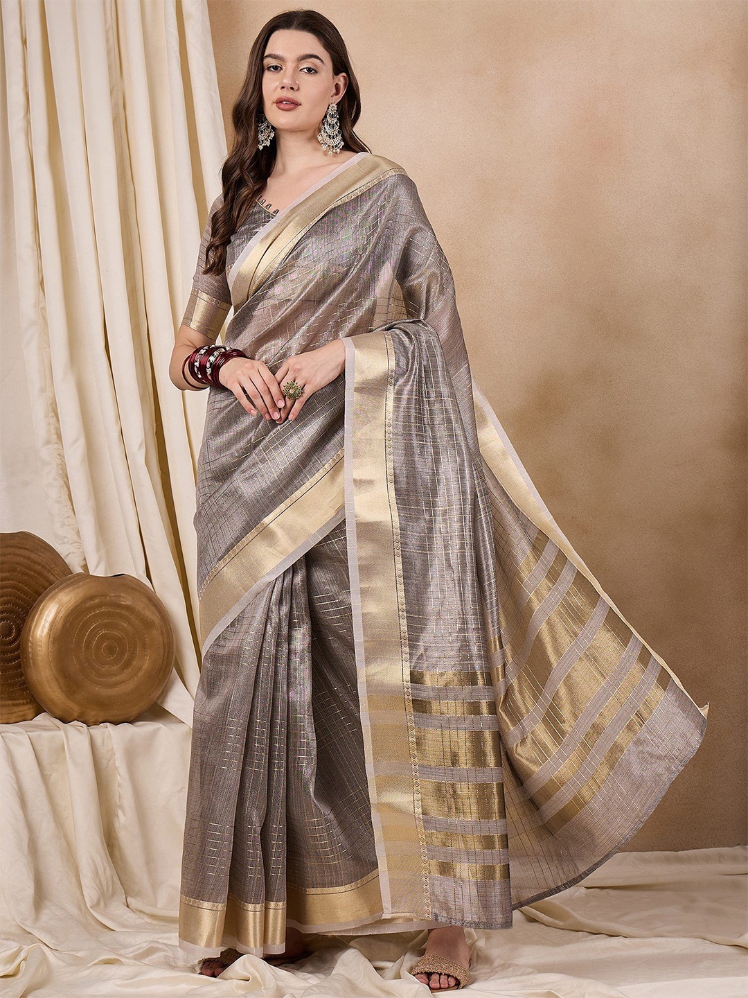 

KAVINDI Checked Zari Organza Banarasi Saree, Green