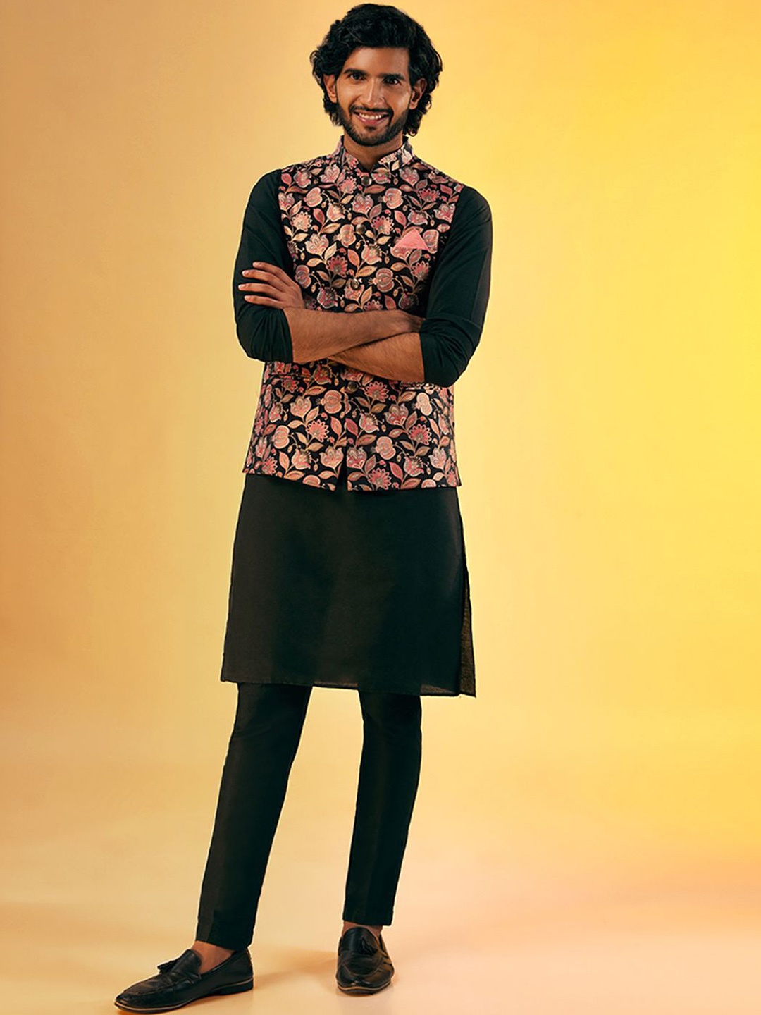 

Anouk Mandarin Collar Floral Printed Regular Straight Kurta with Trousers, Black