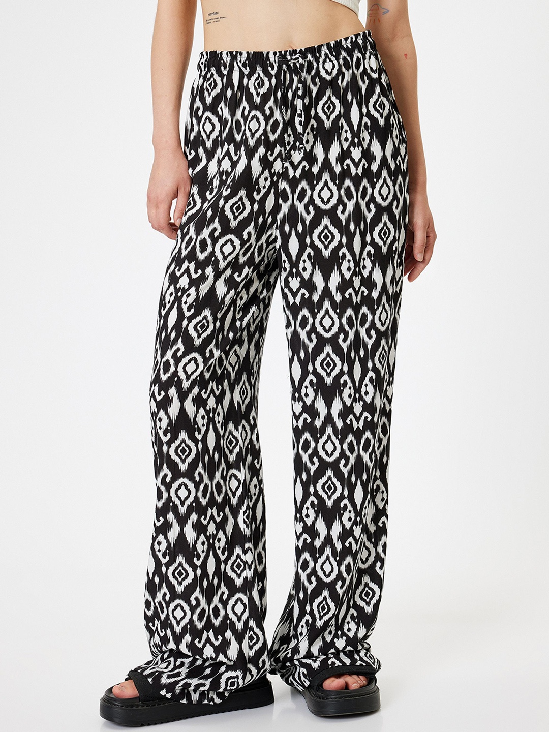 

Koton Women Ethnic Motifs Printed Trousers, Black