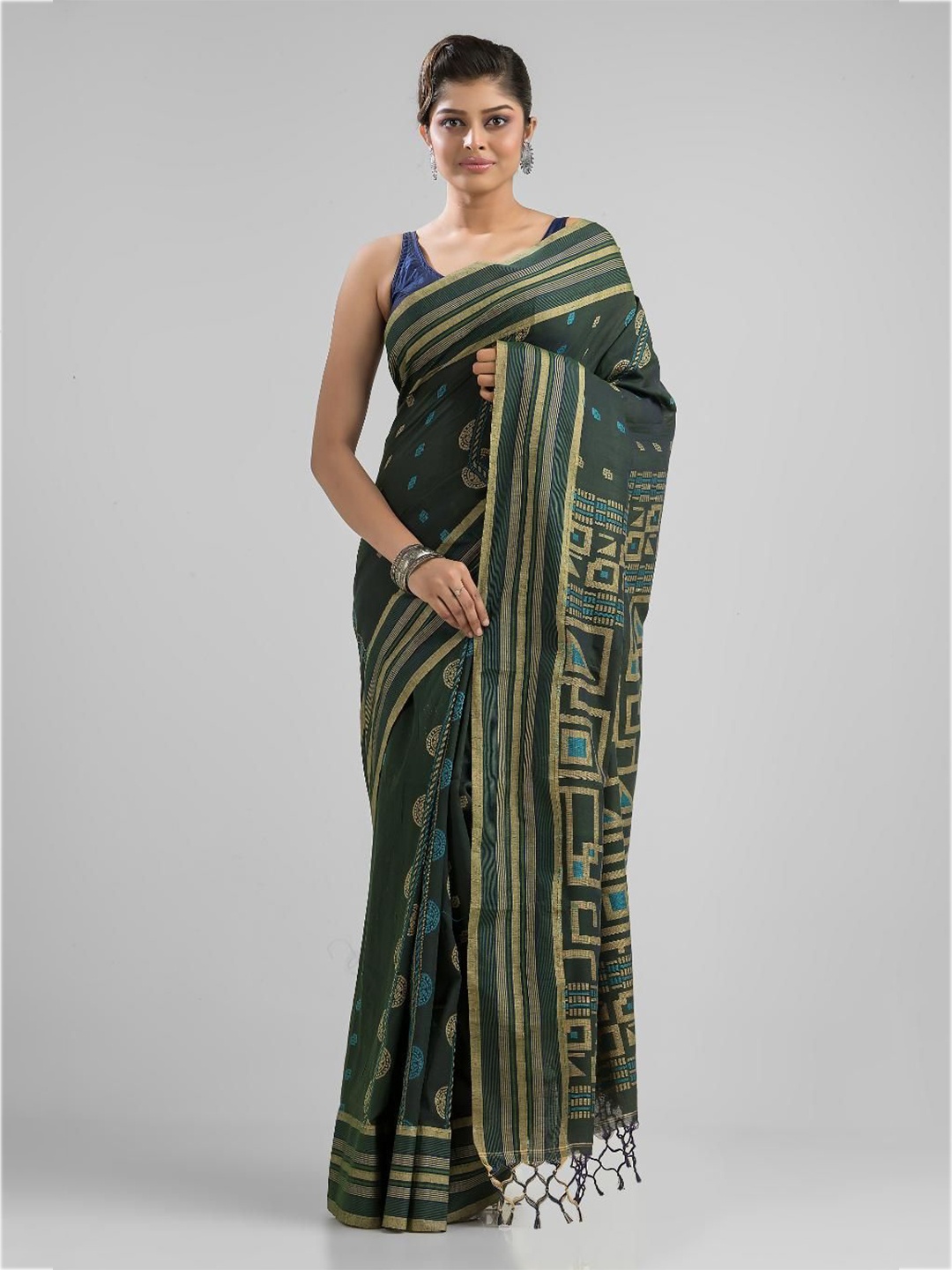 

SAJASAJO Ethnic Motifs Zari Pure Cotton Saree, Green
