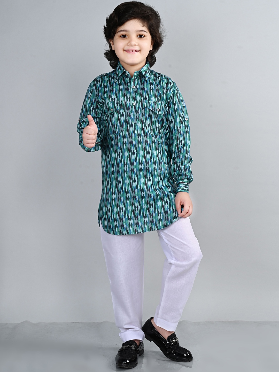 

ahhaaaa Boys Geometric Printed Regular Thread Work Straight Kurta with Pyjamas, Blue