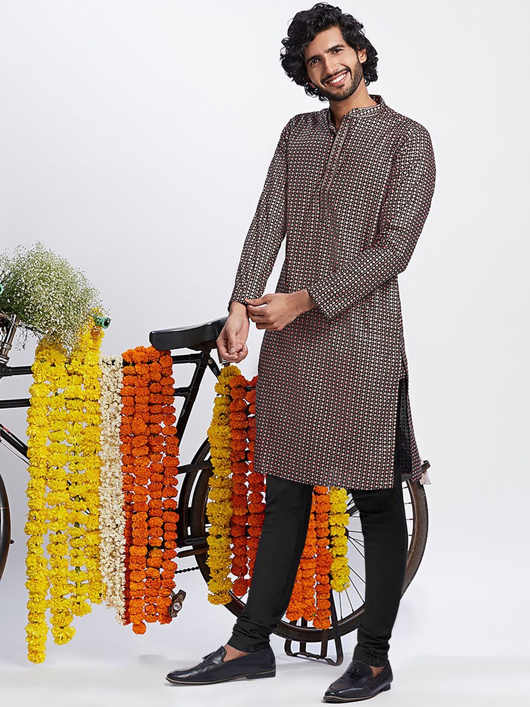 

Anouk Geometric Printed Mandarin Collar Regular Straight Kurta with Churidar, Black