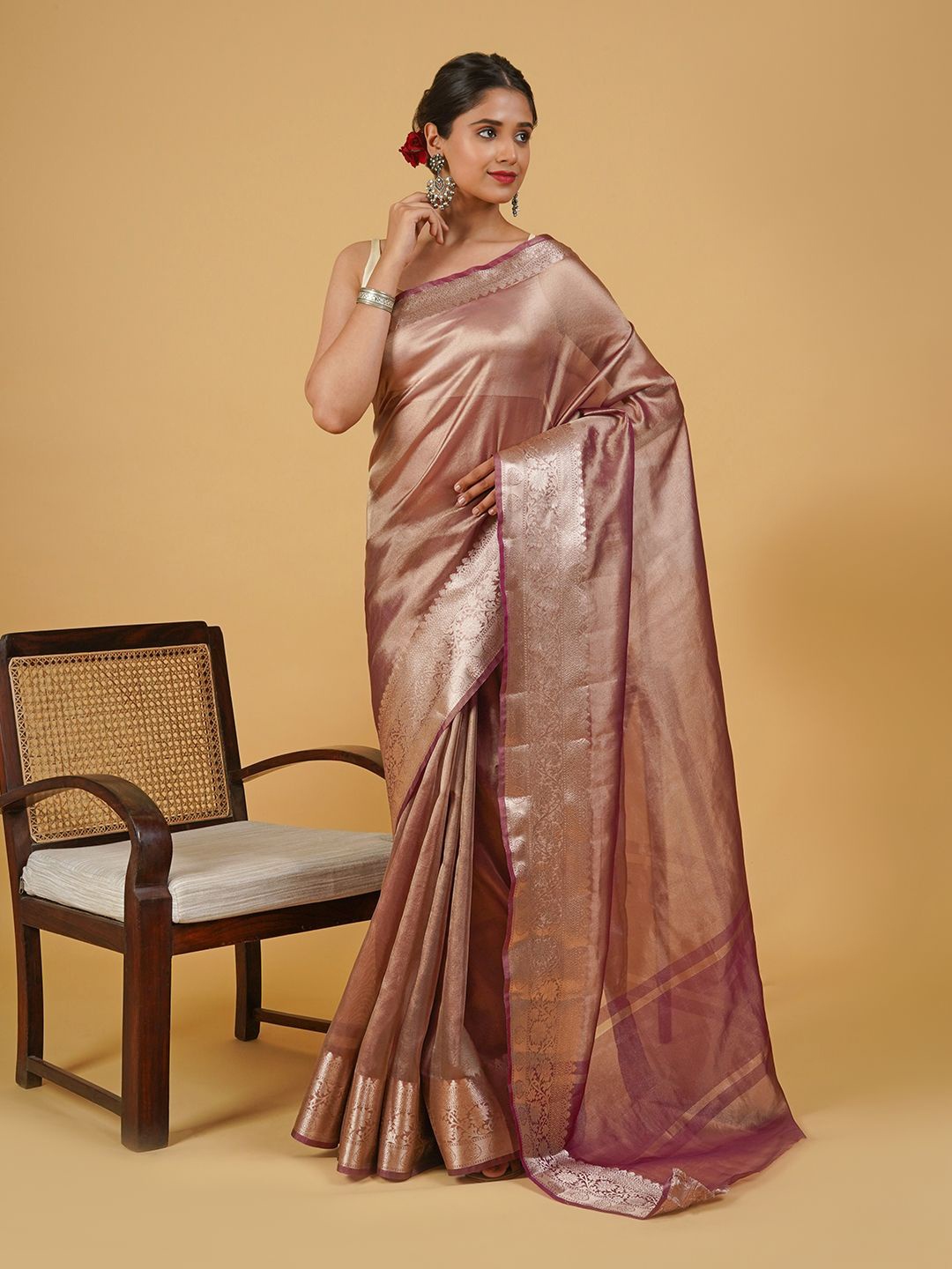 

TEEJH Zari Tissue Banarasi Saree, Magenta