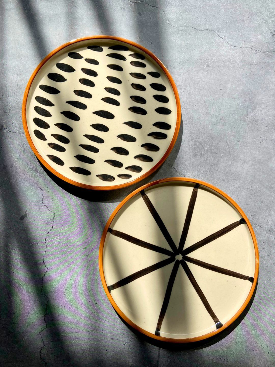 

WEAVING HOMES White & Black 2 Pieces Striped Ceramic Plates