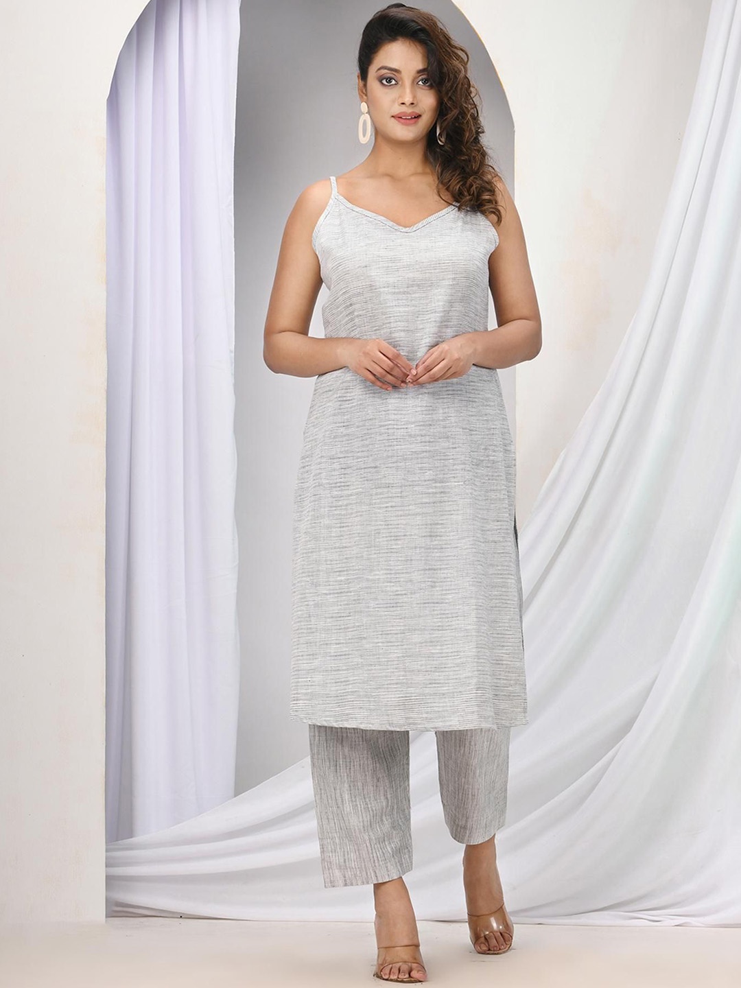 

Angoshobha Shoulder Straps Pure Cotton Straight Kurta With Palazzos, Silver