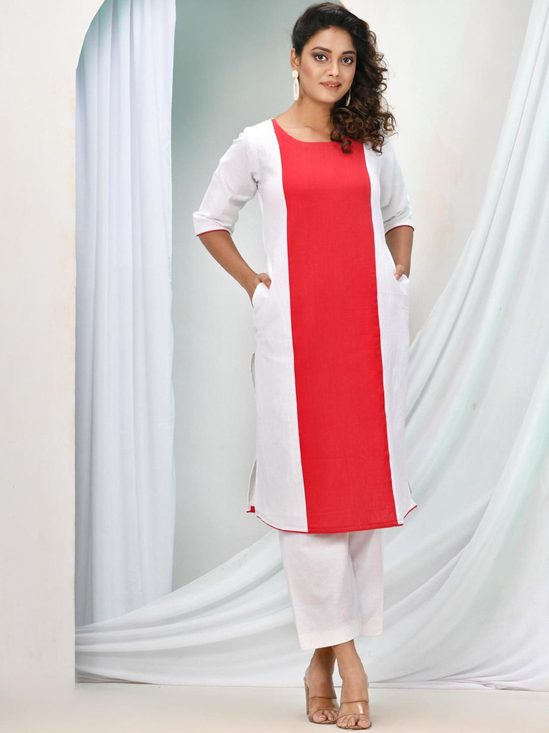 

Angoshobha Colourblocked Straight Pure Cotton Kurta with Trousers, Red