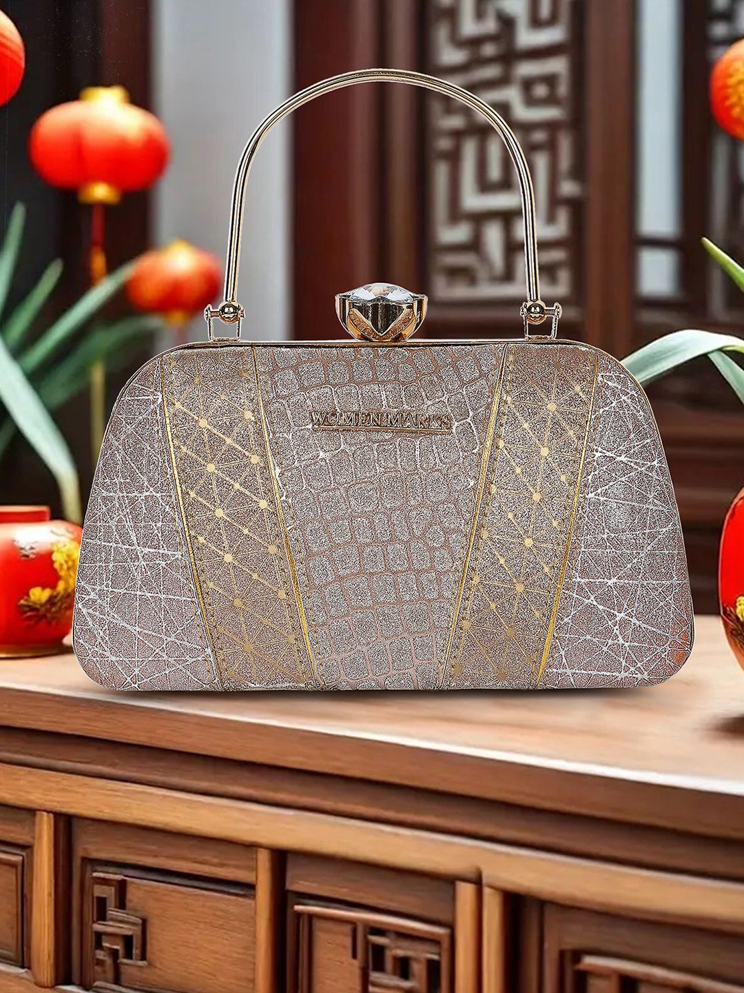 

WOMEN MARKS Textured Box Clutch, Silver