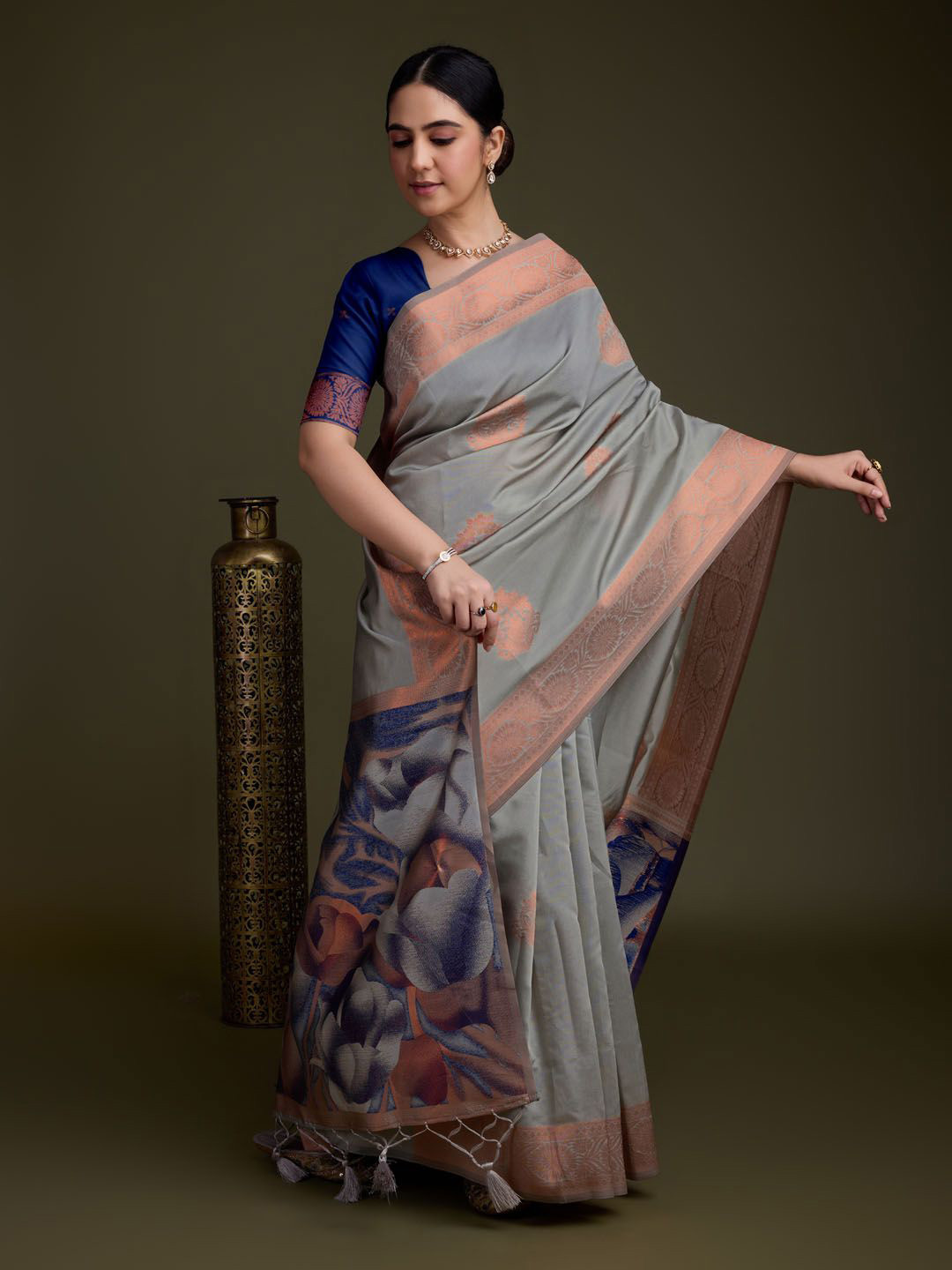 

Meena Bazaar Woven Design Floral Saree, Grey