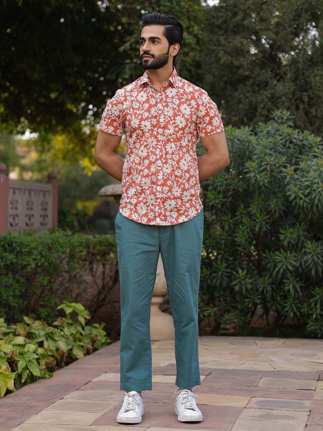 

SAY Men Straight Spread Collar Floral Printed Cotton Casual Shirt, Orange