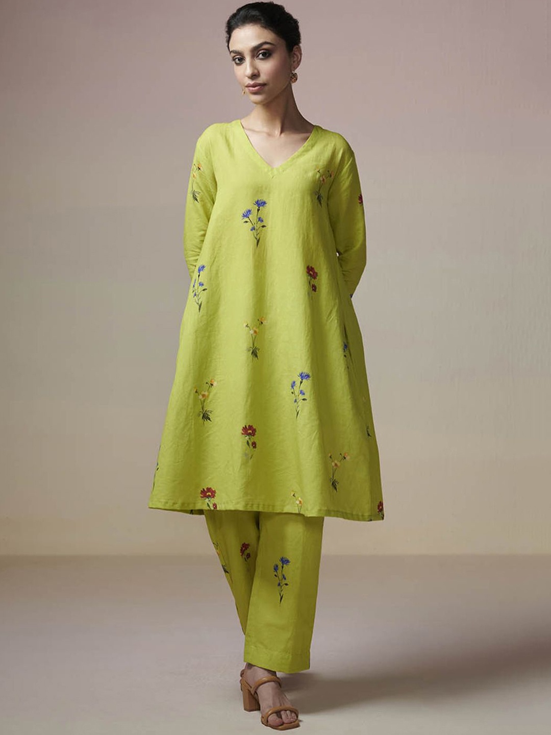 

Dressfolk Lime Bloom Printed V-Neck Tunic & Trouser, Lime green