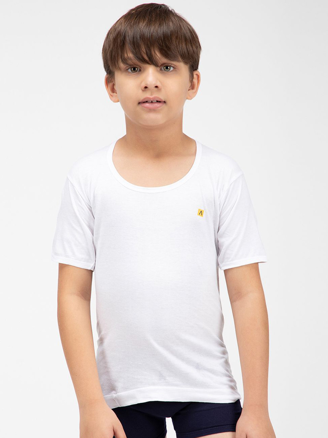 

AMUL COMFY Boys Round Neck Innerwear Vests AC-SRNS-VE-WHT-73-1PC, White