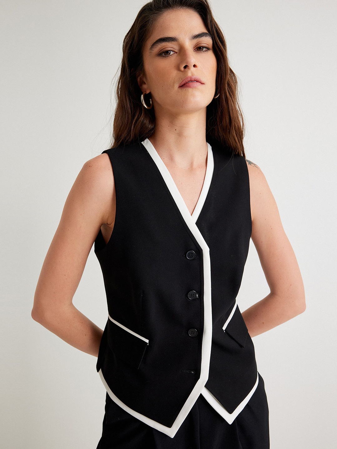 

Koton V Neck Sleeveless Waistcoat, Black