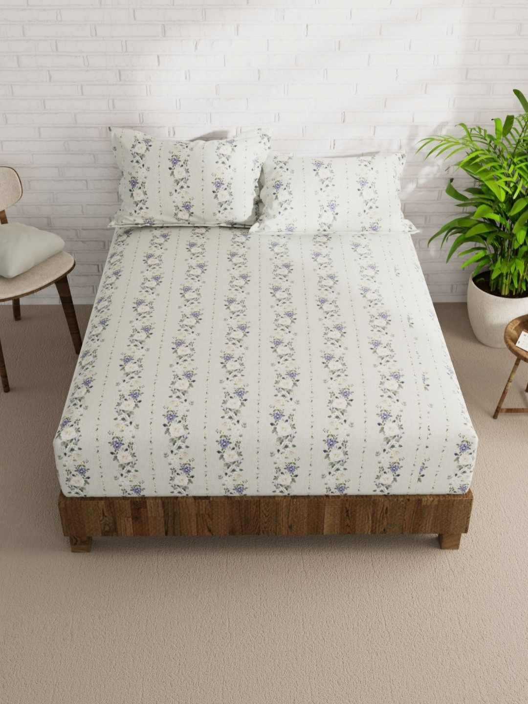 

KOPA Green & Purple Floral 152 TC Queen Bedsheet with 2 Pillow Covers