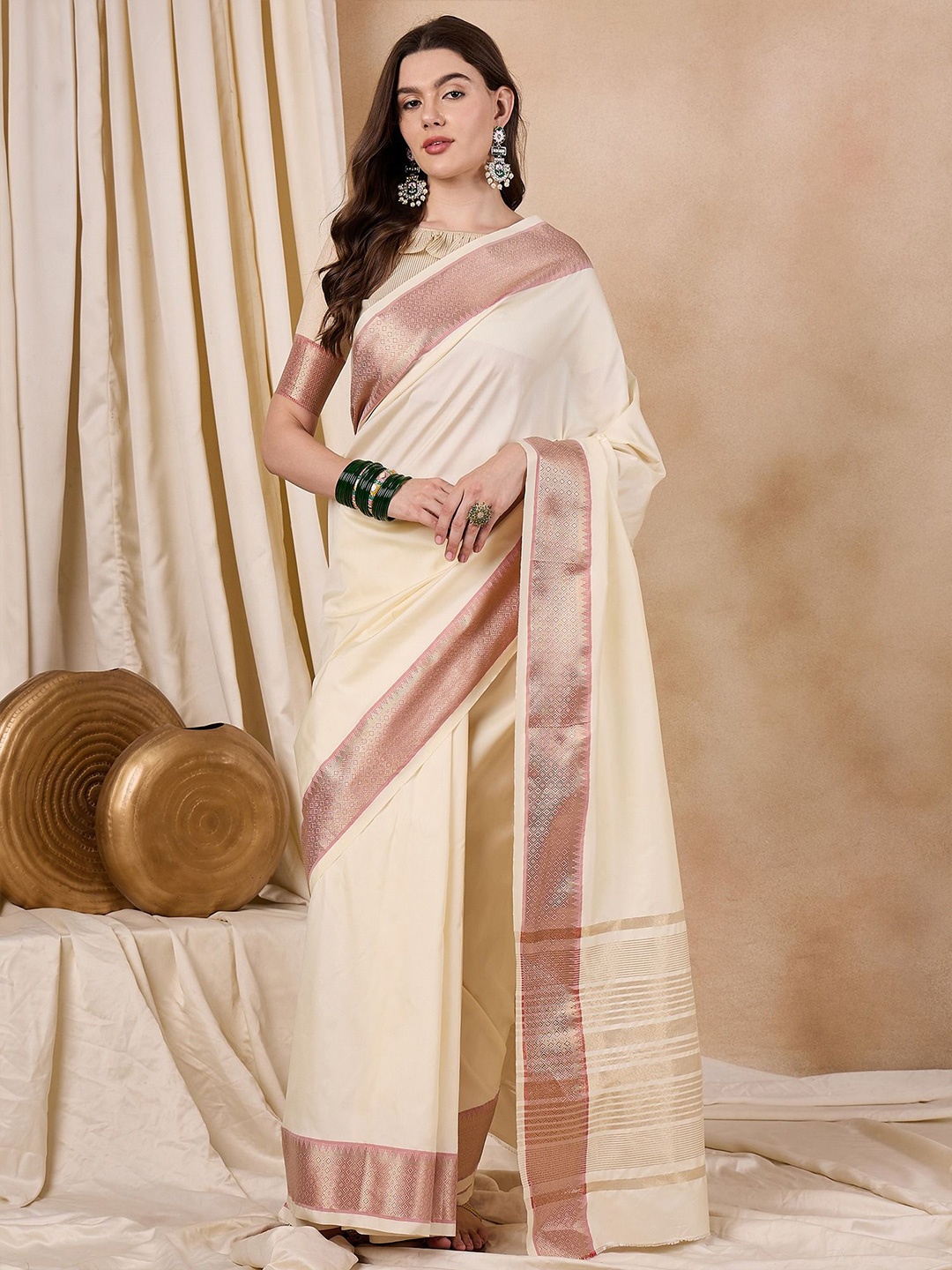 

KAVINDI Solid Zari Silk Cotton Banarasi Saree, White