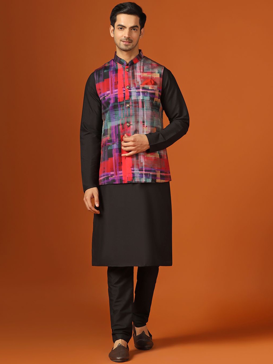 

Anouk Mandarin Collar Regular Straight Kurta with Trousers & Jacket, Black